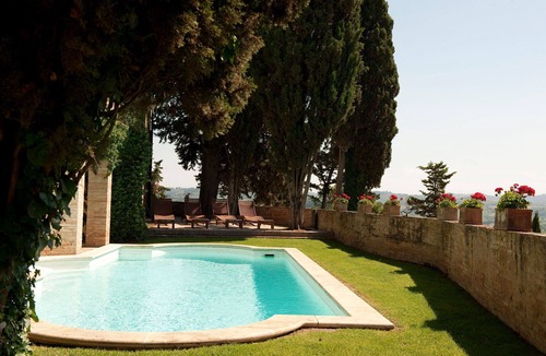Castelfiorentino Villa | Villa with A/C, WIFI, hot tub, private pool, patio, panoramic view, close to San Gimignano