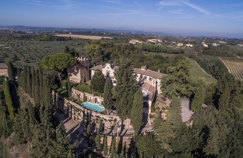 Castelfiorentino Villa | Villa with A/C, WIFI, hot tub, private pool, patio, panoramic view, close to San Gimignano