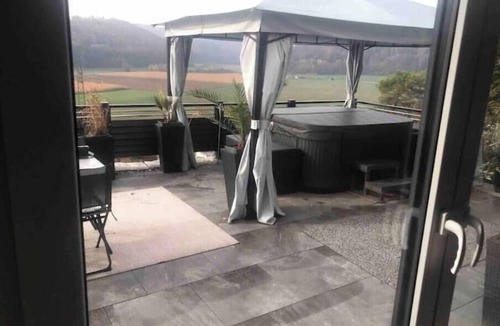 Wellheim House | Villa with a private hot tub and sauna in the Urdonau Valley