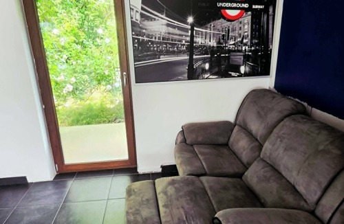 Blegny Cabin | Villa with Air Conditioning, Netflix, and a Pool