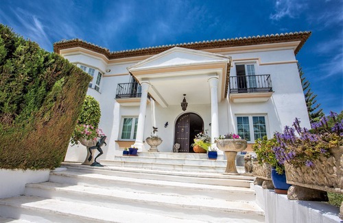 Elviria Villa | VILLA WITH Beautiful ENCLOSED GARDEN, PRIVATE POOL VFT00477
