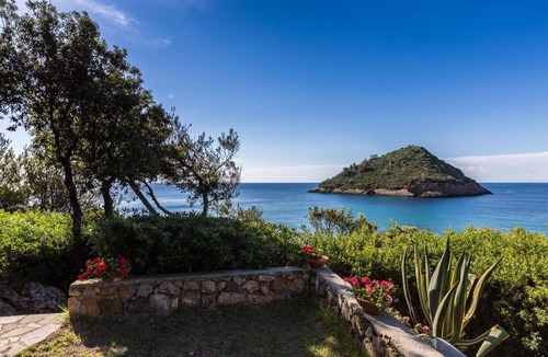 Porto Ercole Villa | Villa with direct access to the beach and stunning sea views in Porto Ercole