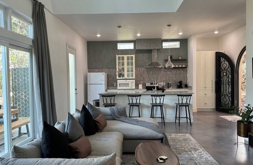 Hughes Park Lake Villa | Villa with easy access to Lake Travis
