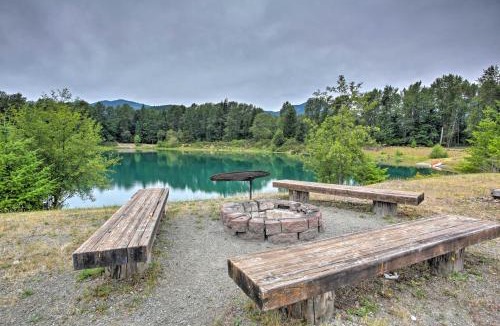 Packwood Villa | Villa with Firepit and Pond - 11 Miles to Mt Rainier!