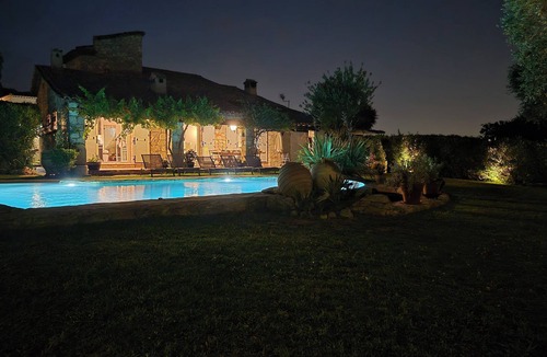 Saint-Laurent-du-Var Villa | Villa WithGarden- Pool - Wifi - AC-View Of The Sea