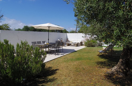 Saint-Pierre-d'Oleron Villa | Villa with swimming pool located between La Côtinère and St Pierre d'Oléron