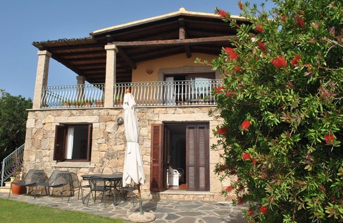 San Teodoro Villa | Villa with garden among granite and Mediterranean scrub. Splendid sea view