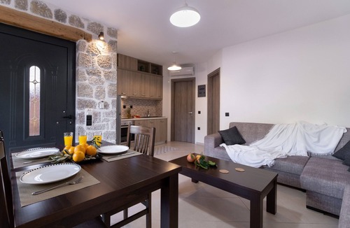 Lefkada Town Villa | 'Villa with garden view 2' with Shared Garden & Wi-Fi