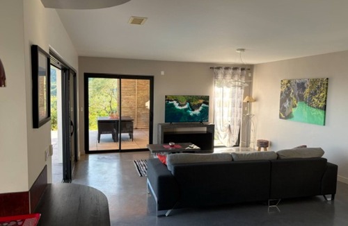 Rochemaure House | Villa with infinity pool - panoramic view of Rochemaure castle and volcano