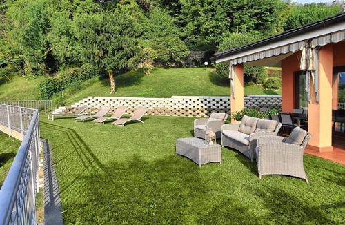 Orta San Giulio Villa | Villa with large garden and beautiful lake view FROM SATURDAY TO SATURDAY