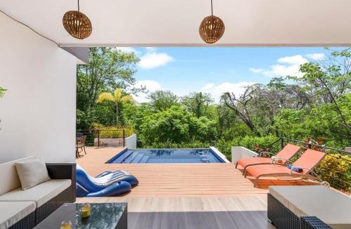 Santa Barbara House | Villa with Minimalist Design & Scenic Deck with Private Infinity Pool and Jungle Views