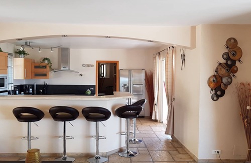 Saint-Cezaire-sur-Siagne Villa | VILLA WITH PANORAMIC VIEWS OF THE LAKE AND THE SEA.
