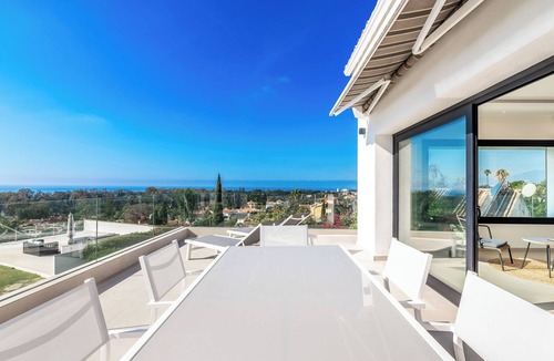 Elviria Villa | Villa with panoramic sea views in Elviria Marbella.