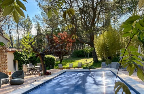 Beaurecueil Apartment | Villa with pool and beach volleyball court