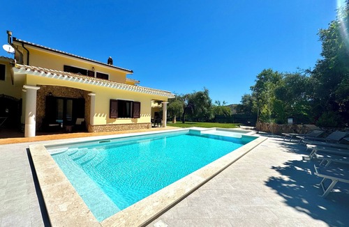 Jerzu Apartment | " Villa with Pool Comfort "