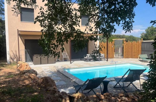 Les Arcs-sur-Argens Villa | Villa with pool
