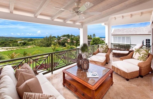 Merlin Bay Villa | Villa with Pool & Golf Views - Coral Blu