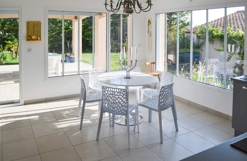 Saint Rogatien Villa | Villa with pool, in a park, quiet area, 6 people, 3 bedrooms