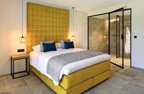 Bohon House | Villa with Pool & Suites for 12 Guests