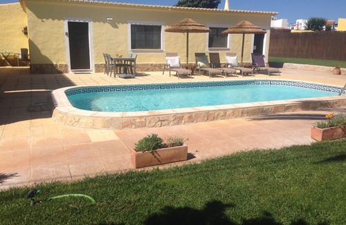 Lagos Villa | VILLA With PRIVATE HEATED POOL; BBC; AirCon GARDENS; SAT./CABLE TV; PARKING WIFI