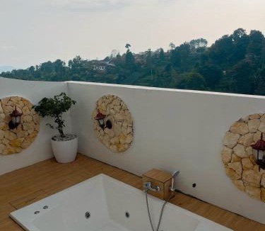 Parongpong Villa | Villa With Private Jacuzzi , Damar Ningrum 3