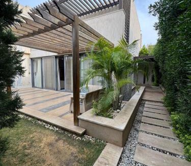 Sheikh Zayed City Villa | Villa with private pool and garden
