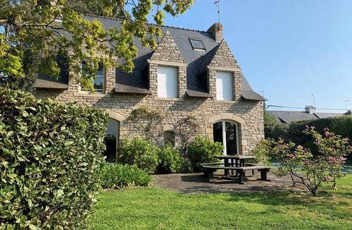 Sarzeau Villa | Villa with private pool, sea view and beautiful beaches within walking distance.