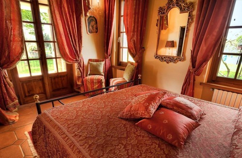 Monsigliolo Villa | Villa with private pool for 12 persons near the Etruscan town of Cortona, ideal starting point for v