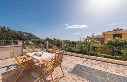 Cala Gonone Villa | Villa with terrace and washing machine