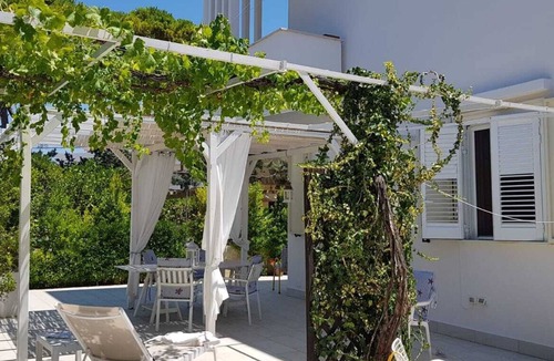 Rivabella Villa | Villa within walking distance of the beach