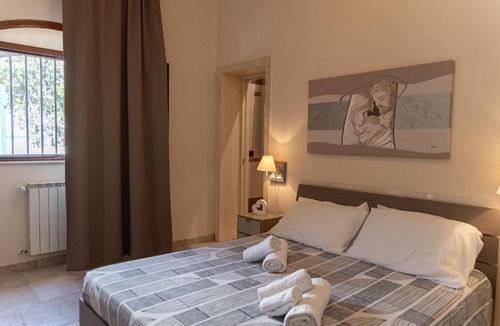 Municipio 5 Apartment | Villa Zamby - Terrace & Sea View