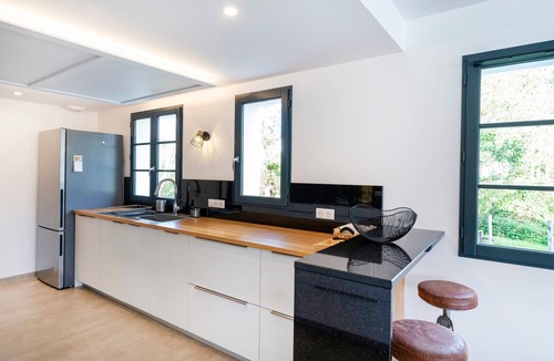 Sare Villa | Villa 'Zeruko Izarra, Grand Standing' with Mountain View, Wi-Fi and Air Conditioning