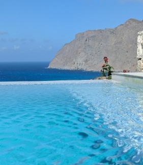 Pefki Villa | Villa Zina mit Infinity-Pool und Meerblick