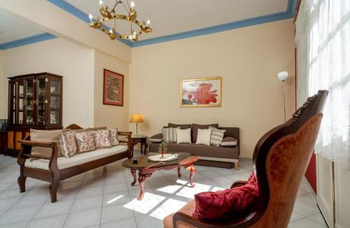 Plaka Apartment | ViLLA127