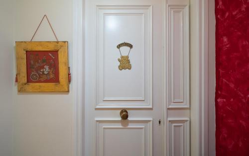 Plaka Apartment | ViLLA127
