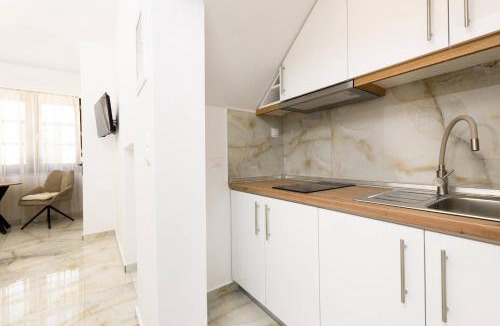 Panagia Apartment | VillAge 1912 Studios