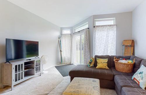 Warren Apartment | Village Gate 102