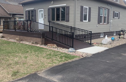 Buffalo County House | Village home