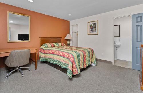 Bristol Hotel | Village Lodge