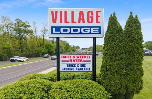 Bristol Hotel | Village Lodge