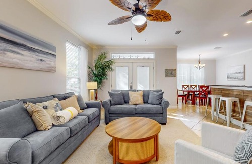 Villages of Crystal Beach House | Villages of Crystal Beach: Kono Cabana