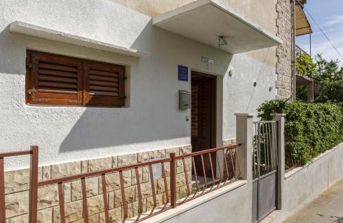 Komiza Villa | Villaina