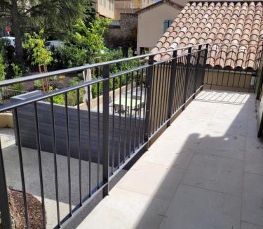 Greasque House | Villas Clairette