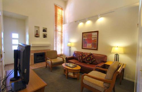 Cave Creek Apartment | Villas of Cave Creek - 2 Bedroom Suite with Fireplace
