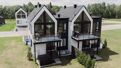 Beaupre Ski Chalet | Villas Perspective Amandine Spa and Mountain