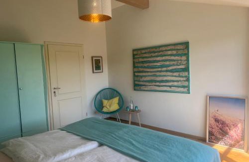Ammerland House | Villenzimmer mit eigenem Bad, Kunst und Aussicht