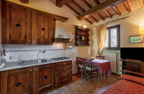 San Donato in Fronzano Apartment | Vin Santo – Independence and Relaxation with Private Garden