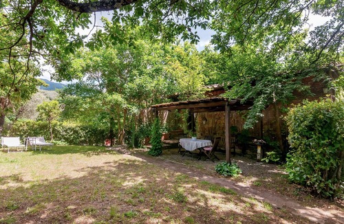 San Donato in Fronzano Apartment | Vin Santo – Independence and Relaxation with Private Garden