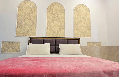 Mathura Hotel | Vinayak Palace