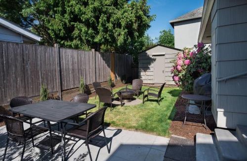 Newberg House | Vine and View Cottage